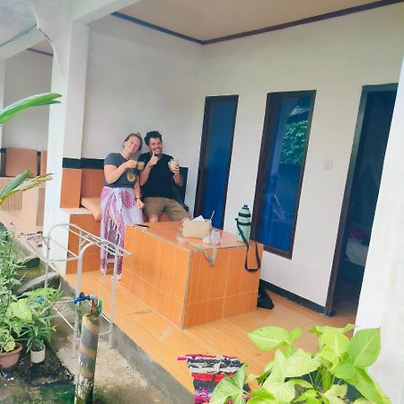 Aladdin Homestay Gili Air Bagian luar foto